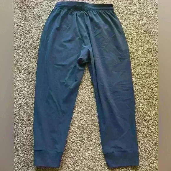 Gymshark Cropped Navy Workout Joggers Size Small - Picture 3 of 4